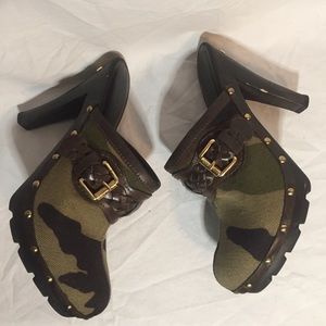 Michael Kors Camo Heels SZ 6